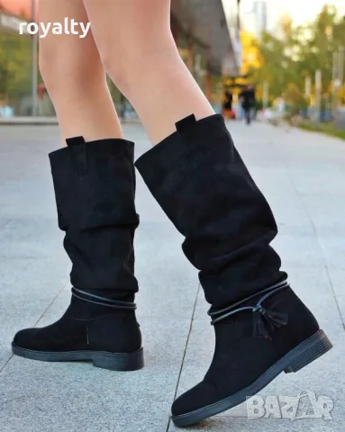 Равни ботуши - черен велур