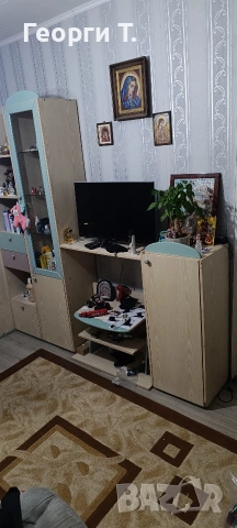 секция с витрина 