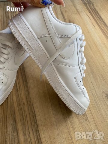 Оригинални кецове Nike Air Force 1 07 Triple White! 41 н, снимка 5 - Кецове - 46247732