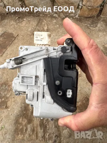 Задна лява брава Шкода Рапид Skoda Rapid , снимка 2 - Части - 49902228