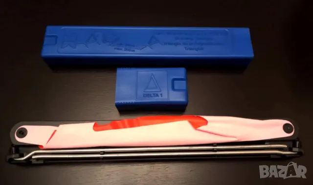 Авариен триъгълник ОРИГИНАЛ BMW X3 (E83), снимка 2 - Аксесоари и консумативи - 50339862