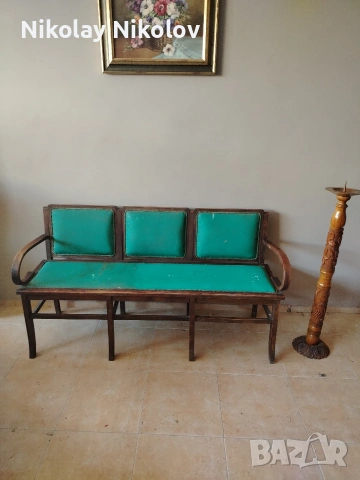дървено ретро канапе с кожена дамаска