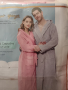  Нов дамски розов хавлиен халат за баня - L размер. , снимка 1