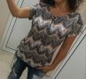 КРАСИВА блуза в сиво-коралови цветове в бохо стил , снимка 1 - Тениски - 45125725