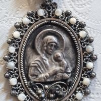Сребърна икона,  медальон с Богородица, Дева Мария и синджир с общ грамаж 44,84 , снимка 3 - Антикварни и старинни предмети - 45982006