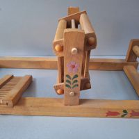 Спомен от миналото! Детско дървено станче за тъкане, снимка 4 - Колекции - 45537582