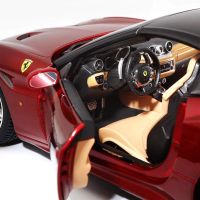 1:18 Метални колички: Ferrari California T - Bburago, снимка 5 - Колекции - 45204223