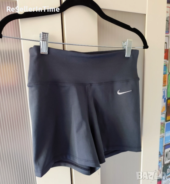 Дамско спортно клинче в сиво Nike , снимка 1