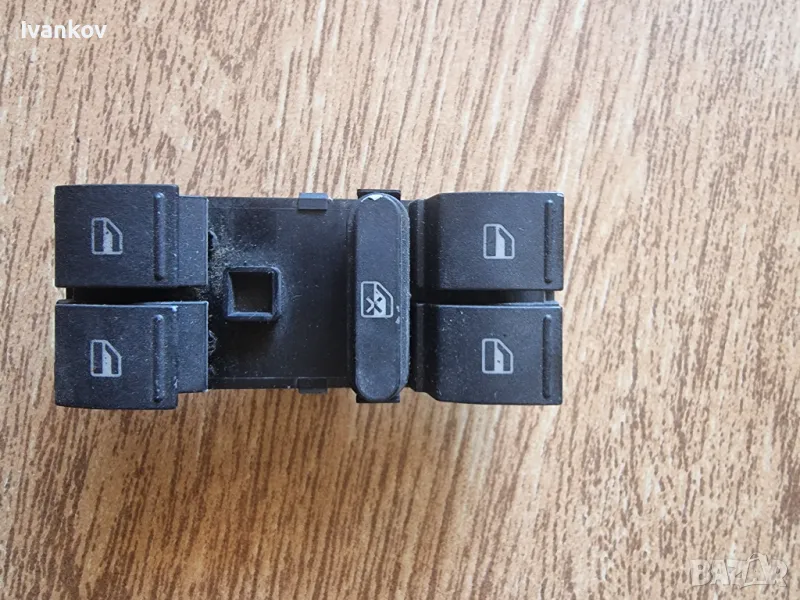 Оригинално копче за ел. стъкла VW, Seat, Skoda, снимка 1