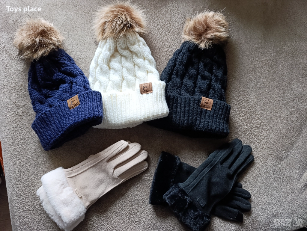 Зимна плетена шапка с пух, ръкавици , снимка 1