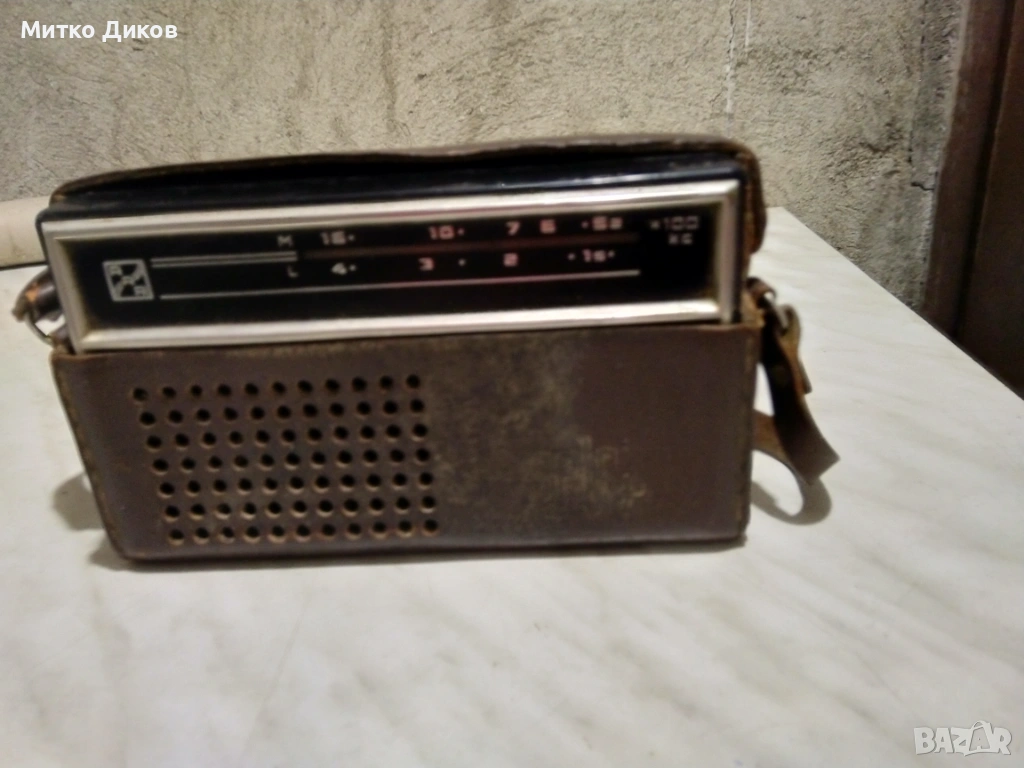 преносимо радио "Селга 402" в  калъф естествена кожа СССР винтидж работи, снимка 1