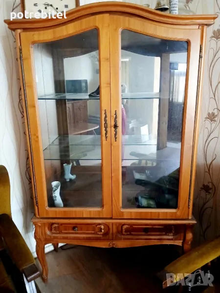 Витрина в стил Луи 14, снимка 1