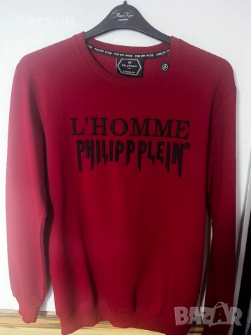 Червена близа с дълъг ръкав с надписи