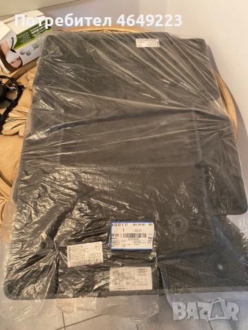 оригинални чисто нови велурени стелки за audi a5 и Q3 , снимка 11 - Аксесоари и консумативи - 52391236