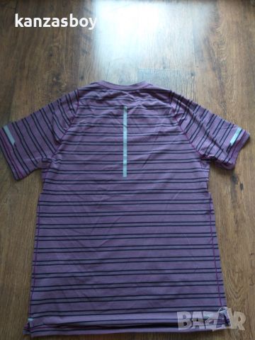 new balance  - страхотна мъжка тениска КАТО НОВА M, снимка 10 - Тениски - 45304711