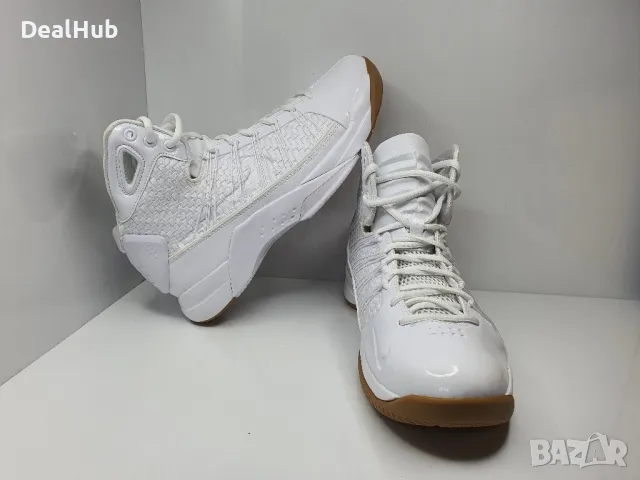 Кецове Nike HyperDunk Lux

Чисто нови с кутия 

Размер 41 стелка 26 см.

Цена 139 лв., снимка 2 - Кецове - 48964388