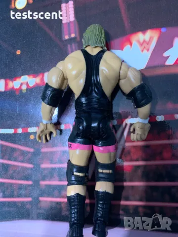 Екшън фигура WWE Owen Hart Classic Superstars Jakks Custom Made Ruthless Aggression Оуен Харт, снимка 6 - Други - 48362500