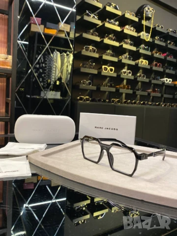 очила с черен обикновен калъф и ув защита bvgari chanel hermes, снимка 15 - Слънчеви и диоптрични очила - 51410512