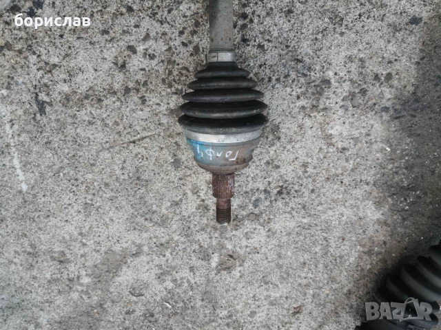 Лява полуоска за Фолксваген голф 4 , снимка 2 - Части - 52111237