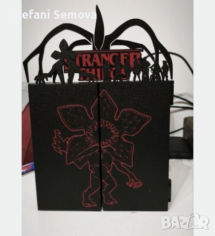 Stranger Things - Поставка за фигурки Kinder Joy, снимка 3 - Колекции - 53058608