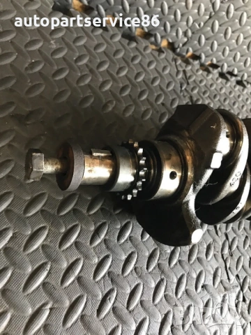 Колянов вал за двигател за Peugeot 2.0 TDI, Volvo V50, S40 Typ D4204T (2004-2010) , снимка 3 - Части - 53836172