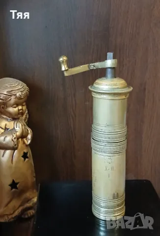 Бронзова мелничка за кафе , снимка 3 - Антикварни и старинни предмети - 49735305