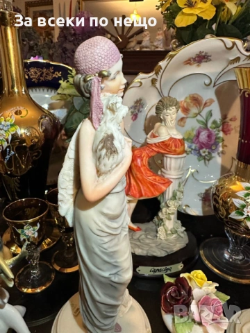 Capodimonte Italy  Circa 1987 Dear Studio figurine of an elegant lady’s Код P2068, снимка 7 - Декорация за дома - 53998008