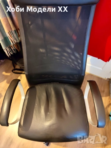 Офис стол IKEA MARKUS, снимка 2 - Столове - 52983928