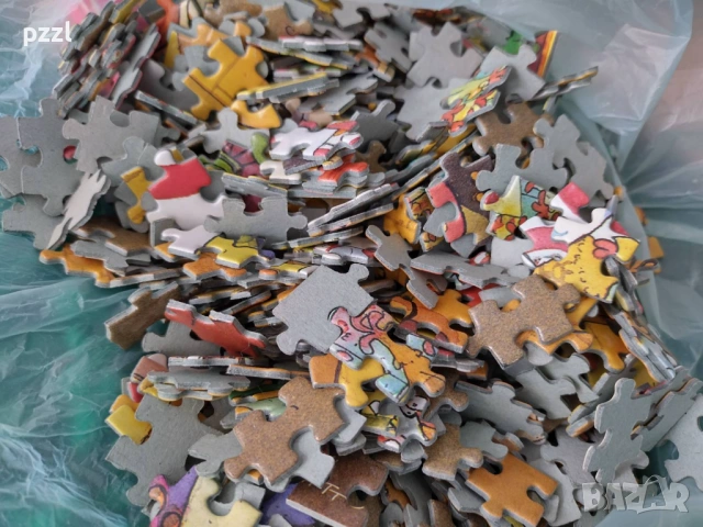 Триъгълен Пъзел "Chickens Protest” Heye 1994г. 750 части, снимка 5 - Пъзели - 53872474