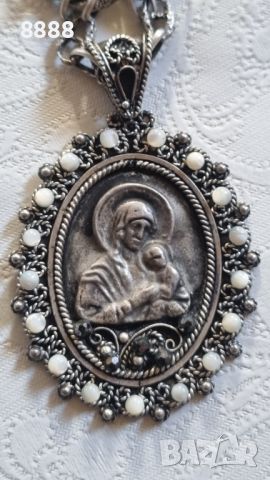 Сребърна икона,  медальон с Богородица, Дева Мария и синджир с общ грамаж 44,84 , снимка 3 - Антикварни и старинни предмети - 45982006