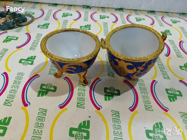 Порцеланова кутия за бижута яйце, снимка 10 - Антикварни и старинни предмети - 52469062