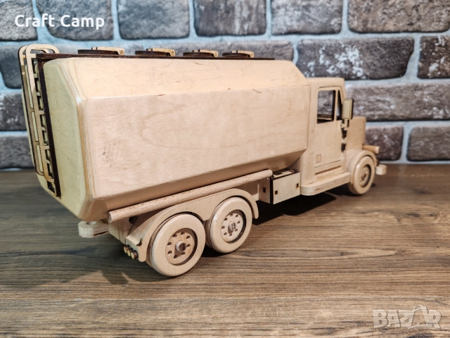 Дървен модел на Камион–Цистерна – Craft Camp, снимка 12 - Коли, камиони, мотори, писти - 52736076