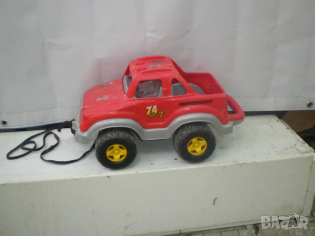 Детски пикап с размерите на самосвал