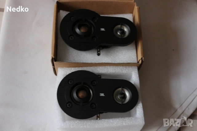 Говорители JBL среди и високи