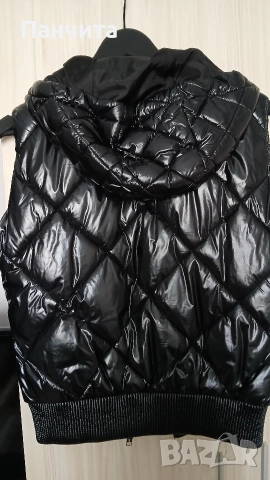 Елек на марка GUESS размер М , снимка 3 - Елеци - 52789944