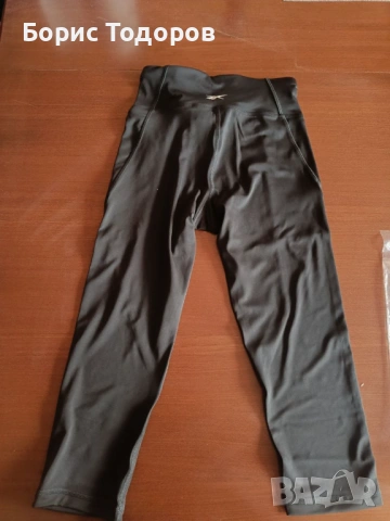 Reebok клин спортен панталон женски 3/4 къс черен легингс, снимка 2 - Клинове - 53591777