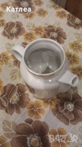 Детска порцеланова каничка , снимка 3 - Сервизи - 53867869