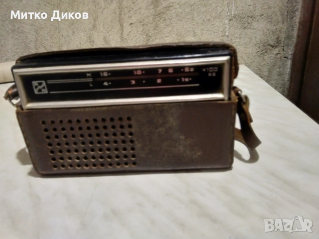 преносимо радио "Селга 402" в  калъф естествена кожа СССР винтидж работи