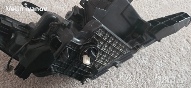 ляв фар за Toyota Land Cruiser, снимка 5 - Части - 52589650