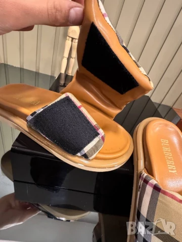 чехли burberry , снимка 3 - Чехли - 50925081