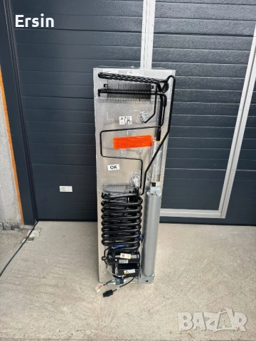 Хладилник Thetford N4142E+ (SLiM) Работи на : 12/220/газ (Свален от чисто нов Кемпер) , снимка 2 - Хладилни чанти - 52507399