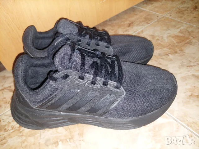 Оригинални маратонки Adidas , снимка 1 - Маратонки - 48940717