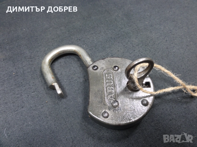 СТАР РЕТРО КАТИНАР С КЛЮЧ ABUS GERMANY, снимка 3 - Антикварни и старинни предмети - 51932897