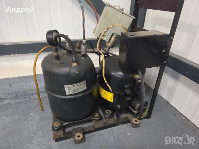 Компресорна уредба и осветителнищо тяло за зъболекарска машина!, снимка 2 - Лекари - 51663849