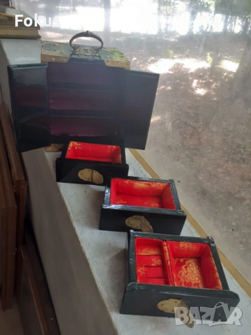 Стара лакова кутия за бижута с интарзии от седеф - Красота, снимка 4 - Антикварни и старинни предмети - 53416686