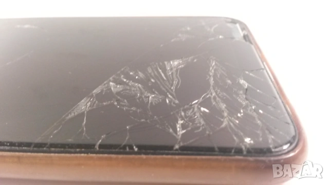 Телефон Samsung SM-A105FN-DS с пукнат дисплей за ремонт или части, снимка 2 - Samsung - 54193779