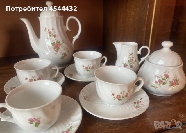 Порцеланови сервизи, снимка 2 - Сервизи - 54081842