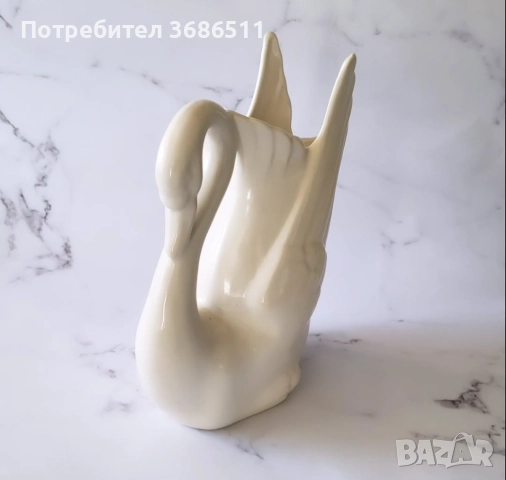 Порцеланова ваза лебед, снимка 2 - Вази - 52668419
