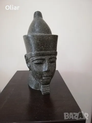 Много красива и впечатляваща глава на фараон от камък. , снимка 2 - Антикварни и старинни предмети - 49970384