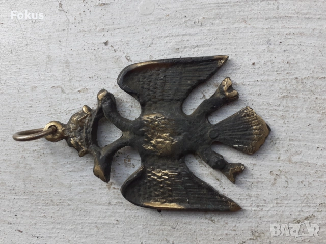 Масивен бронзов медальон двуглав орел с корона, снимка 2 - Антикварни и старинни предмети - 53385436